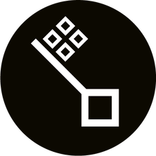 Geometrische Figur aus vier Quadraten entlang einer schrägen Linie auf schwarzem kreisförmigem Hintergrund.