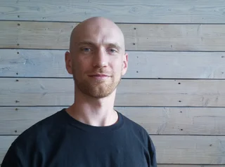 Mann mit blondem Bart